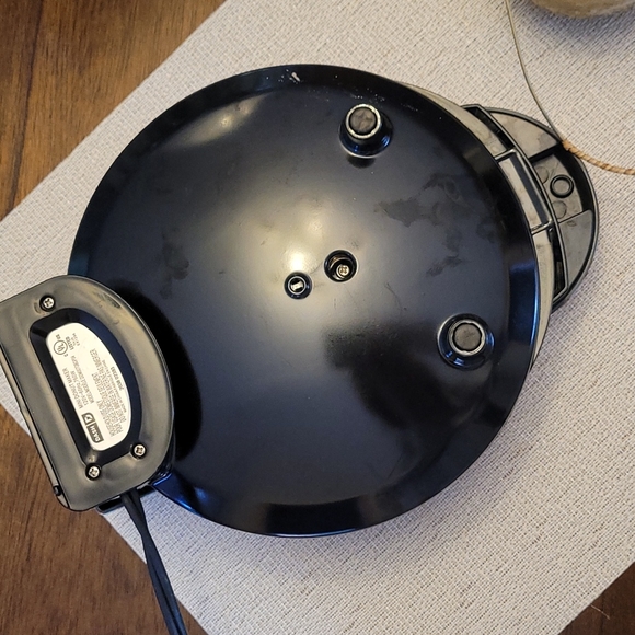 DASH Mini Donut maker - Picture 8 of 12